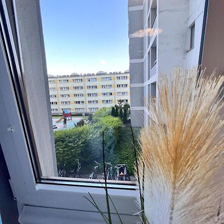 Apartment Metro Slodowiec Free Parking Varsovia Exterior foto