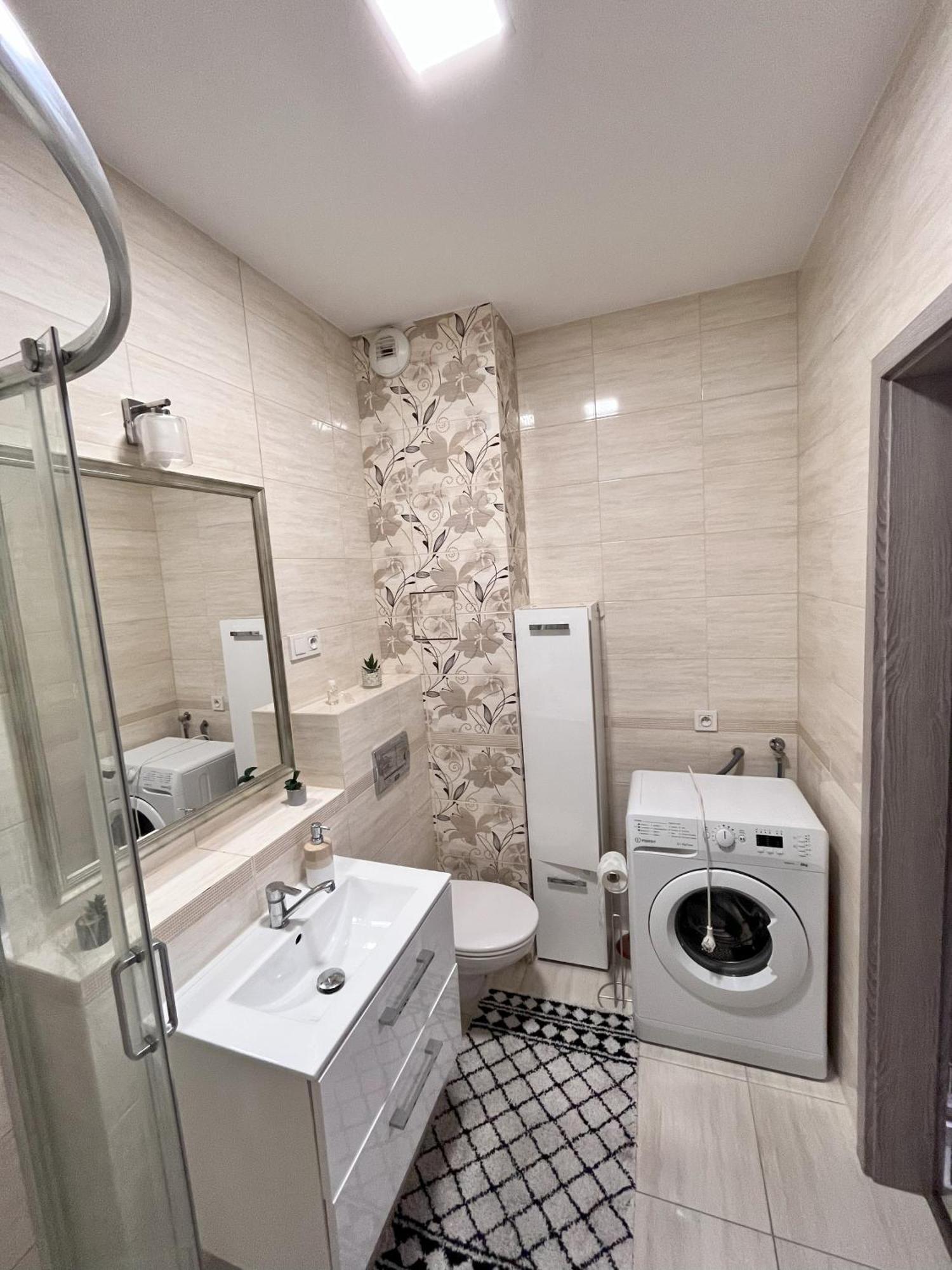 Apartment Metro Slodowiec Free Parking Varsovia Exterior foto